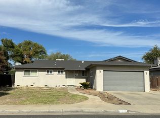985 W National Ave, Clovis, CA 93612