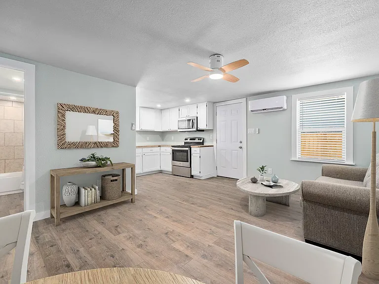 248 Post Oak Ln — Photo 1