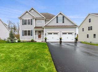 10 School House Rd #10, Londonderry, NH 03053