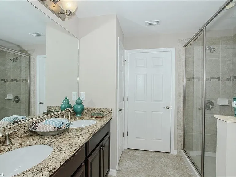 8531 Violeta St #101 — Photo 11