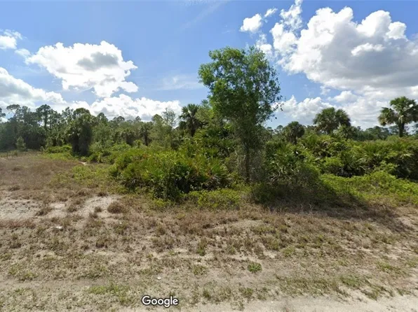 525 12th St SE, Naples, FL 34117