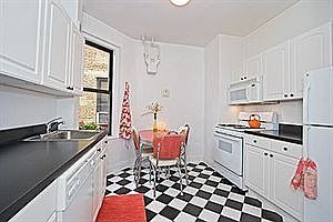 2nd image of 371 Fort Washington Ave
