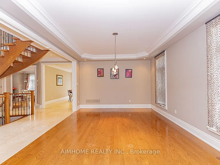 395 Princess Ave — Photo 6
