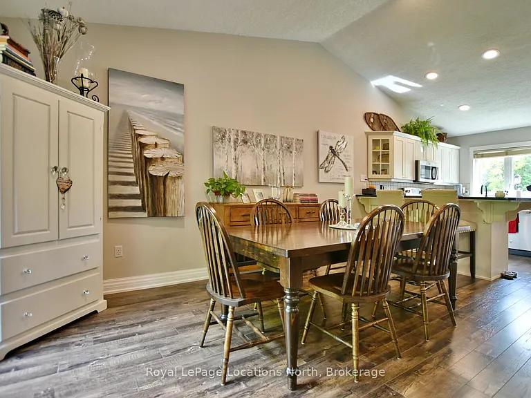 590 Oxbow Cres — Photo 24