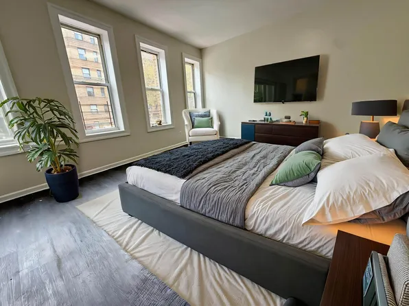 1137 Brightn Be Avenue image 2 of 6