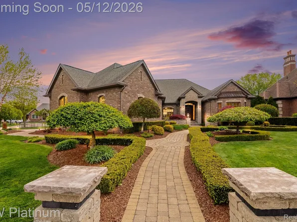 36270 Vita Bella Dr, Clinton Township, MI 48035