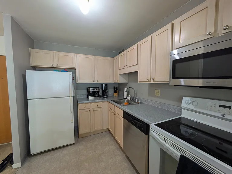 211 E Ohio St #712 — Photo 14