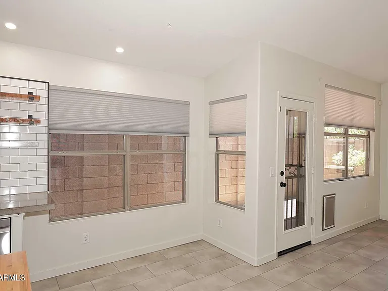 4517 E Melinda Ln — Photo 5
