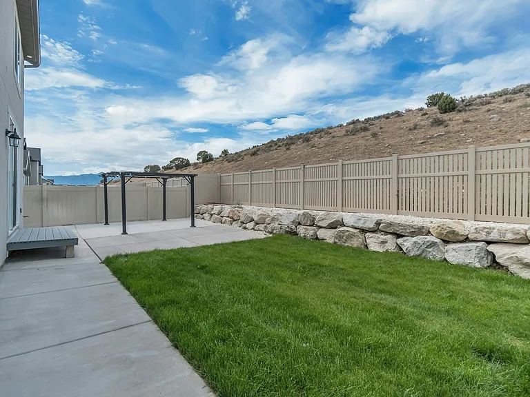 1316 W Quailhill Rd — Photo 25