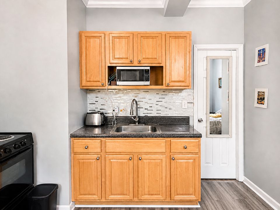 2nd image of 399 Smith St APT 1F