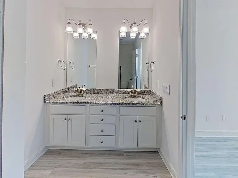 45 Sparrow Ave — Photo 11