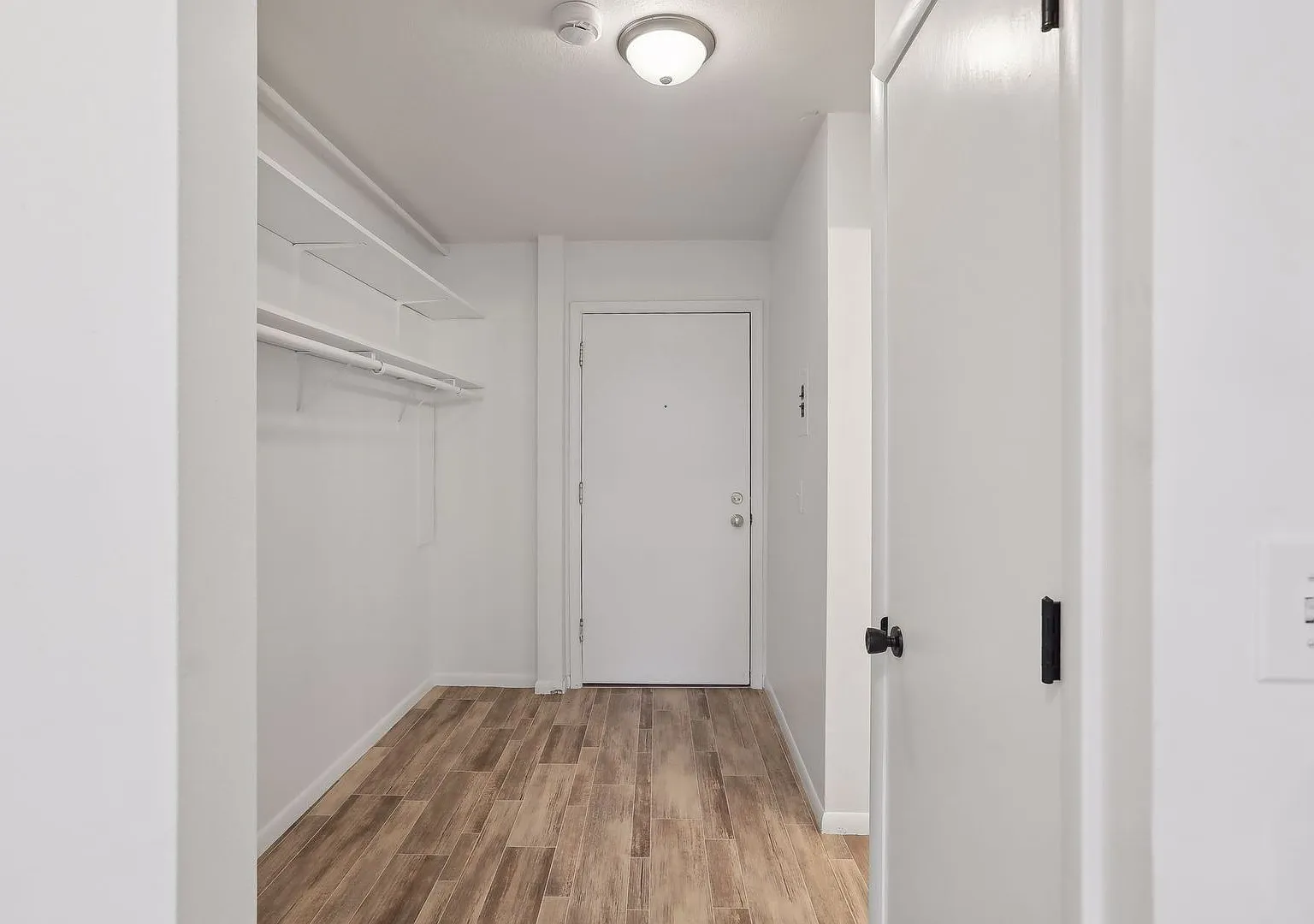224 Cedar Lake Road North — Photo 4