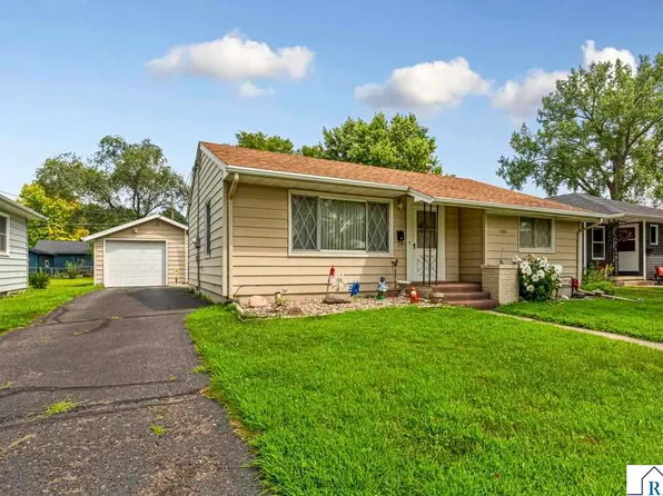 420 Harrison Ave, North Mankato, MN 56003