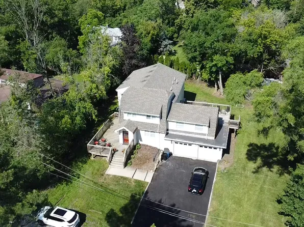 11908 S McKinley Ave, Palos Park, IL 60464