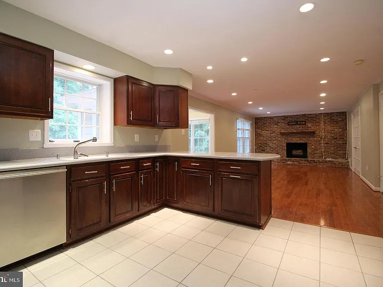 6065 Innisvale Dr — Photo 7