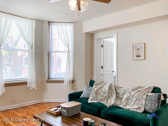 3rd image of 847 N Oakley Blvd #2F