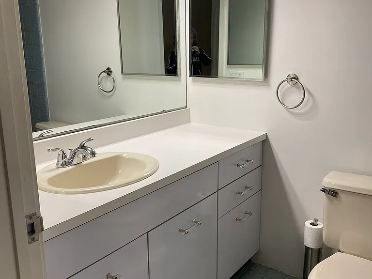 Upstairs bathroom for 2nd bedroom