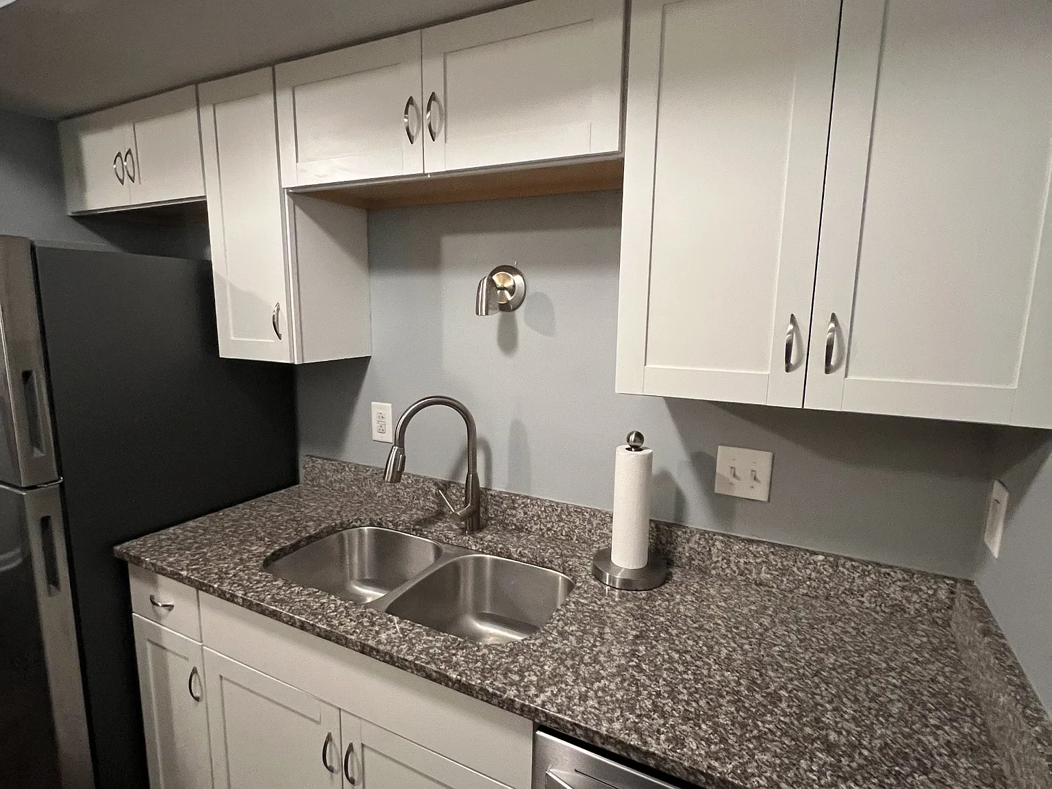 2494 Etiwan Avenue - L-4 — Photo 2