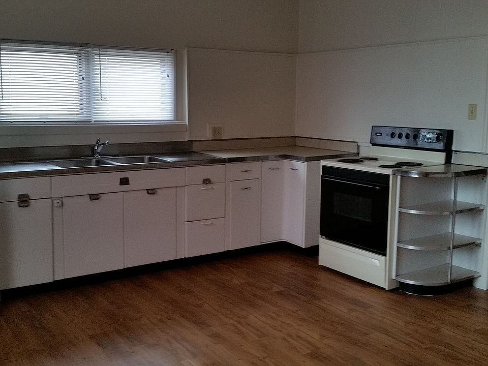 1st image of 124 E Martin St #B