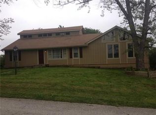 6301 N Huonker Rd, Kansas City, MO 64151