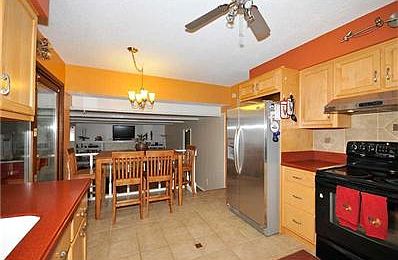 Kitchen. Amazing kitchen, all appliances included.  Beautiful oak cabintry. Ceramic tile flooring. Kitchen opens to your amazing family room and sunroom.