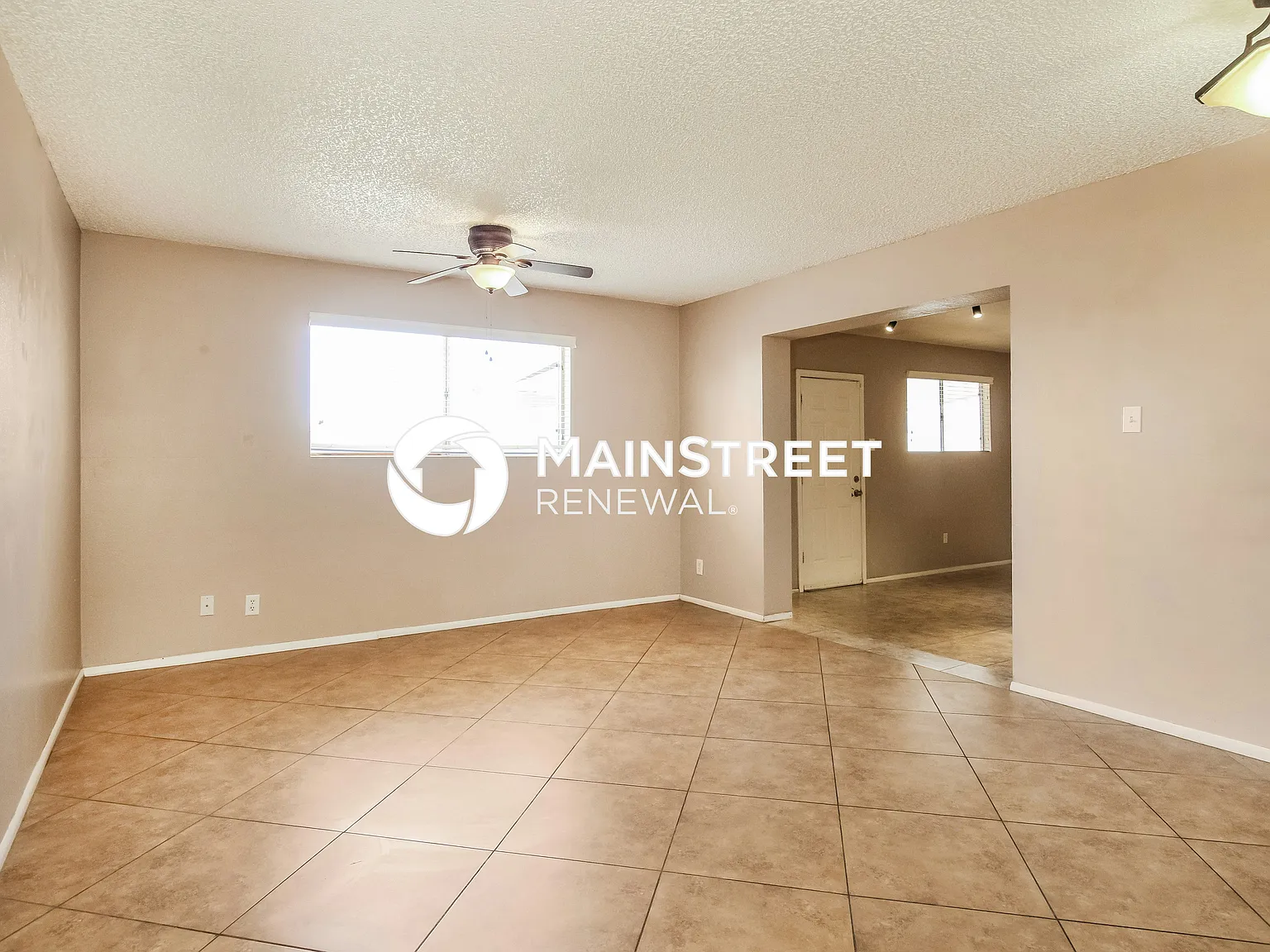 3907 W Kaler Drive — Photo 4