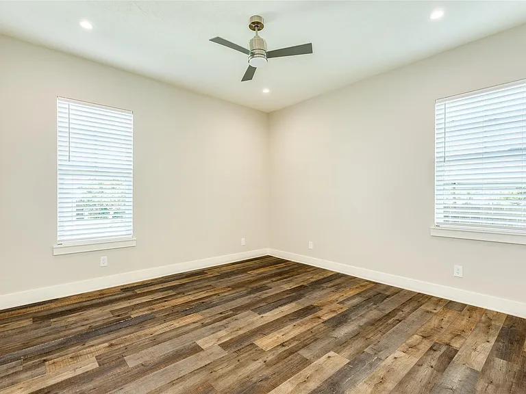 3228 Avenue R #1 — Photo 13