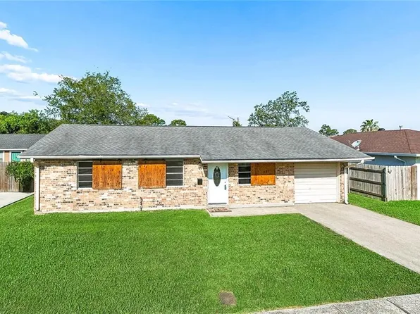 644 Grovewood Dr, Gretna, LA 70056