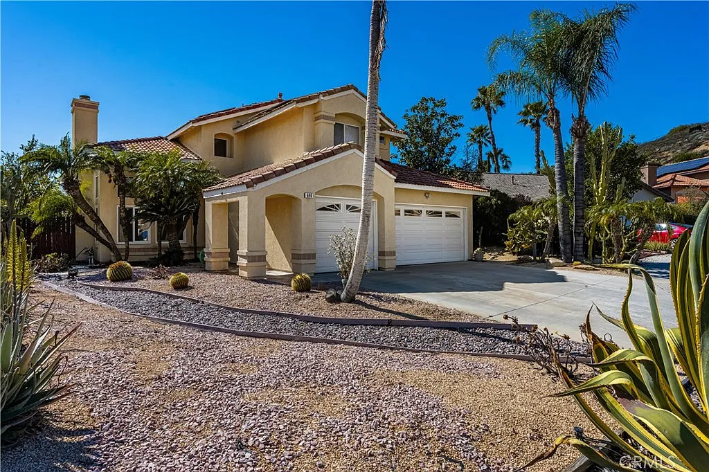 4 bed, 1972 sqft, $4,200 — Photo 3
