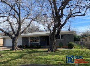 3912 Shawnee Trl, Lake Worth, TX 76135