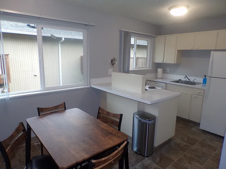 5102 SW 45th Ave — Photo 7