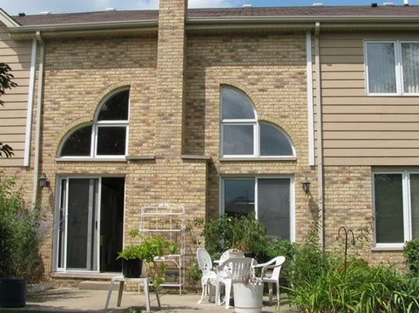 7951 Richardson Ln, Tinley Park, IL 60487