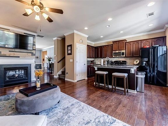 4th image of 4212 Laurel Creek Ct SE #6