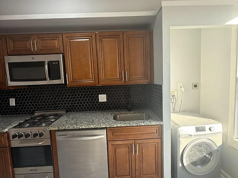 850 N 22nd St #6 — Photo 6
