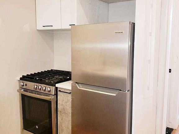 2nd image of 249 Montrose Ave #1RR