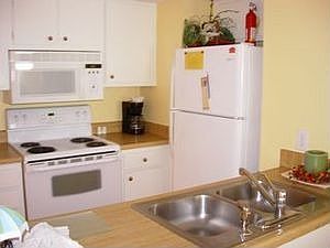2nd image of 1524 Wood Ave APT 205