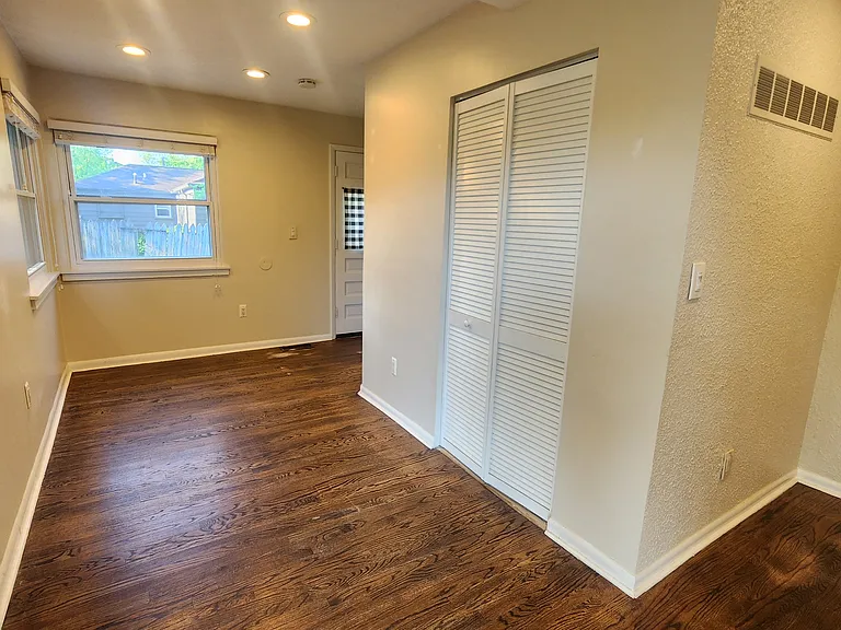 30066 Brentwood St — Photo 11