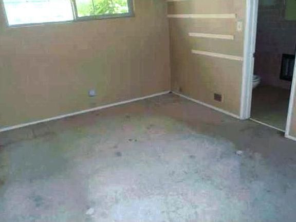 5th image of 8409 N Treasure Ave