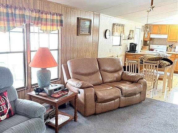 2nd image of 146 Jade Way