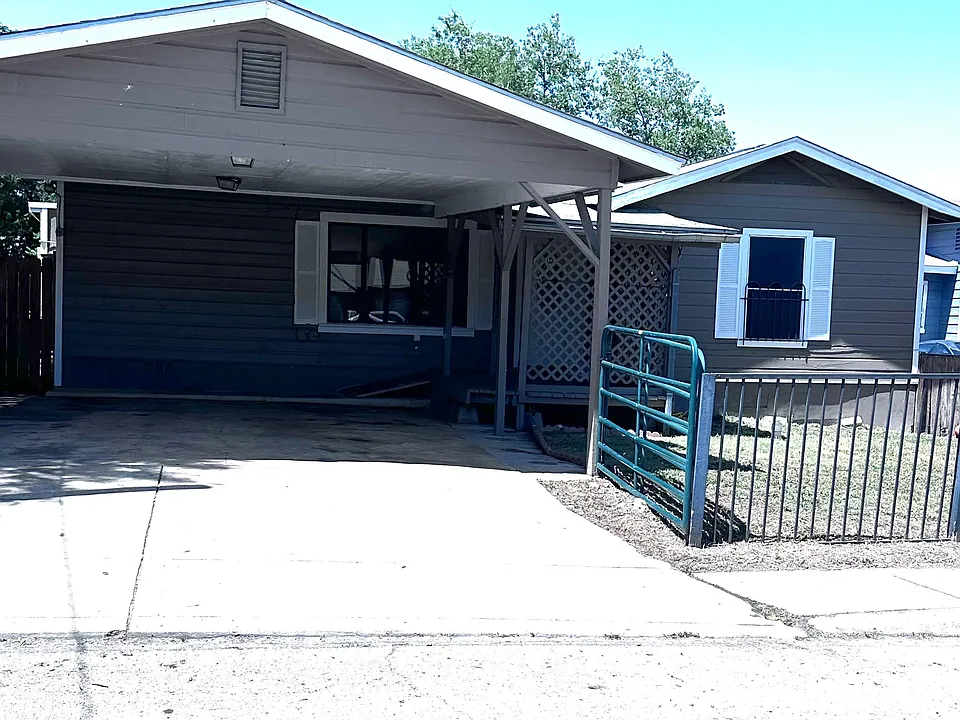 323 Riverdale Dr