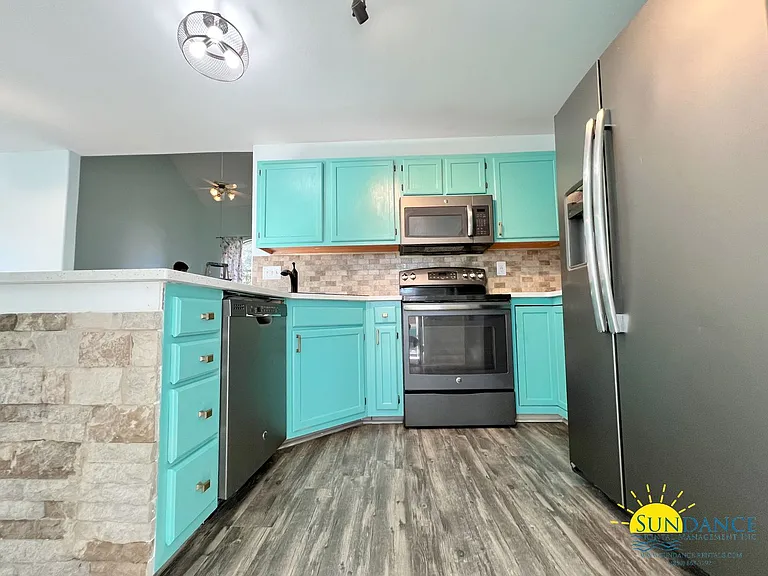 1059 Windmill Dr — Photo 5