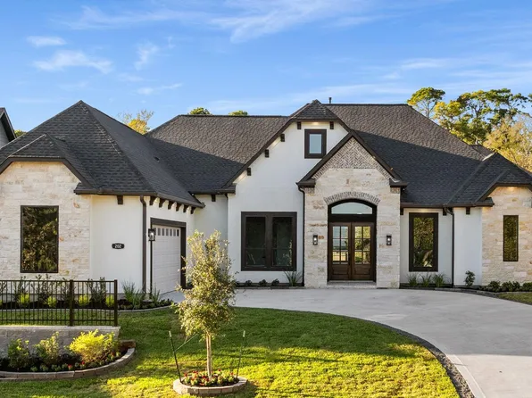 202 Victoria Ct, Montgomery, TX 77356