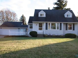 3528 Worden Rd, Oregon, OH 43616