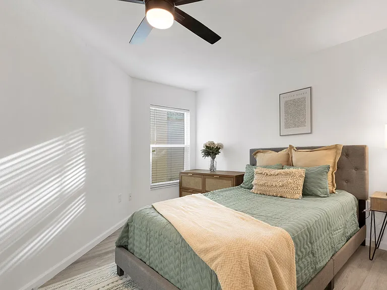 606 Marcus St #26 — Photo 29