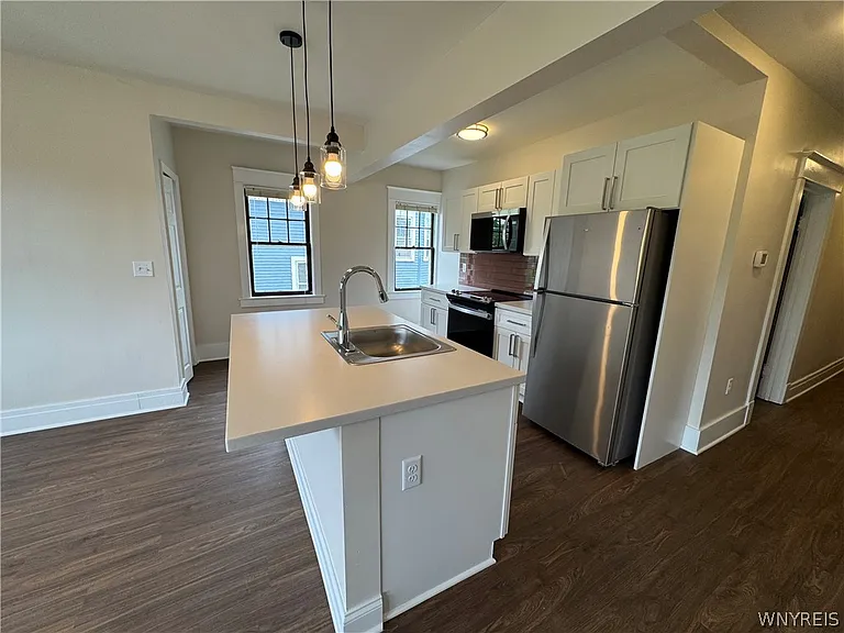 95 W Humboldt Pkwy #B — Photo 17