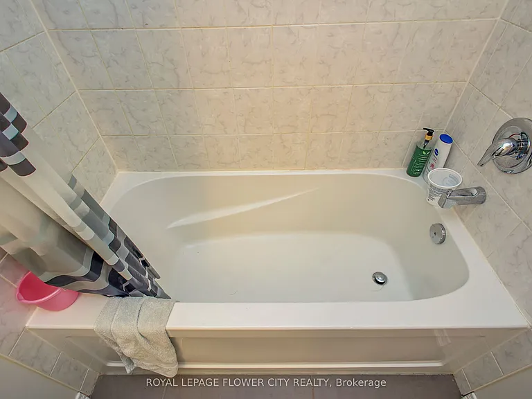 81 Baffin Cres — Photo 36