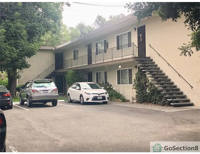 22182 Western Blvd APT 3 photo 1
