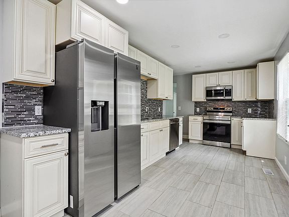 5th image of 23 Bisbee Ave SE #A