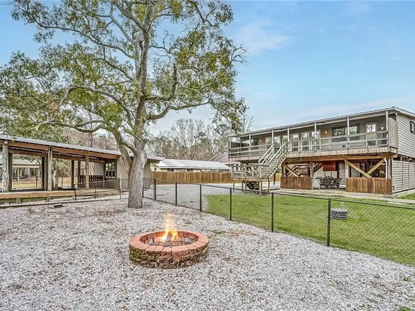 26477 Mandane Dr, Lacombe, LA 70445