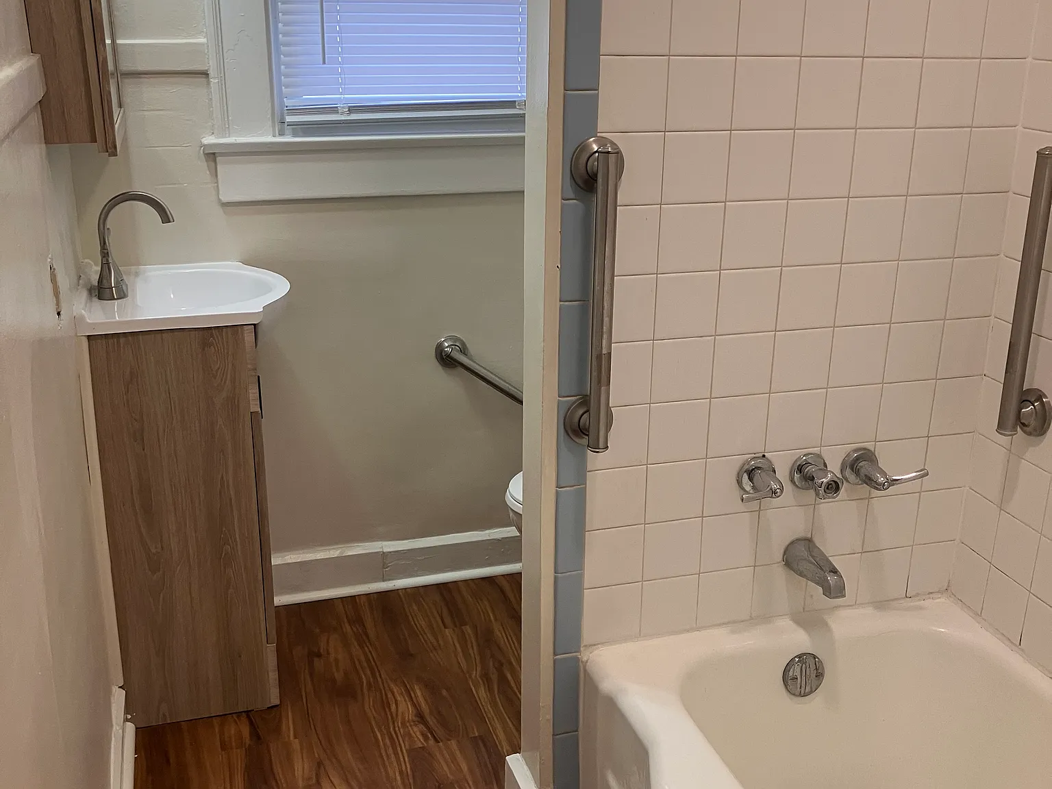 2 bed, 1100 sqft, $1,200 — Photo 4